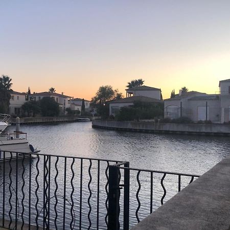 Marina Aigues-Mortes **** Buitenkant foto