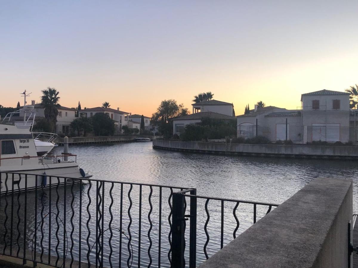 Marina Aigues-Mortes **** Buitenkant foto
